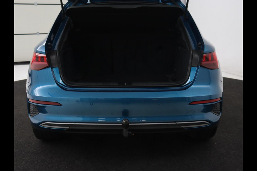 Audi A3 35 TFSI Edition One | Trekhaak | Park Assist | Matrix LED | Carplay | Adaptive cruise | Sportstoelen | Virtual Cockpit | Navigatie | Half leder | Climate control | Bluetooth Audi A3 35 TFSI Edition One | Trekhaak | Park Assist | Matrix LED | Carplay | Adaptive cruise | Sportstoelen | Virtual Cockpit | Navigatie | Half leder | Climate control | Bluetooth