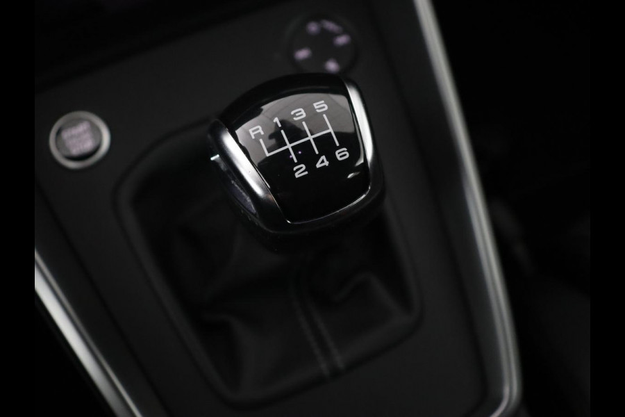 Audi A3 35 TFSI Edition One | Trekhaak | Park Assist | Matrix LED | Carplay | Adaptive cruise | Sportstoelen | Virtual Cockpit | Navigatie | Half leder | Climate control | Bluetooth Audi A3 35 TFSI Edition One | Trekhaak | Park Assist | Matrix LED | Carplay | Adaptive cruise | Sportstoelen | Virtual Cockpit | Navigatie | Half leder | Climate control | Bluetooth