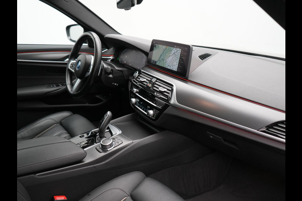 BMW 5 Serie Touring 520e M Sport Plug In Hybrid Dealer O.H PHEV | Panodak | Adaptive Cruise | Camera | Lederen Comfortstoelen Memory & Verwarmd | Apple Carplay | Sfeerverlichting | Navigatie | Virtual | DAB | SOPHISTOGRAU Metallic | BMW 5 Serie Touring 520e M Sport Plug In Hybrid Dealer O.H PHEV | Panodak | Adaptive Cruise | Camera | Lederen Comfortstoelen Memory & Verwarmd | Apple Carplay | Sfeerverlichting | Navigatie | Virtual | DAB | SOPHISTOGRAU Metallic |