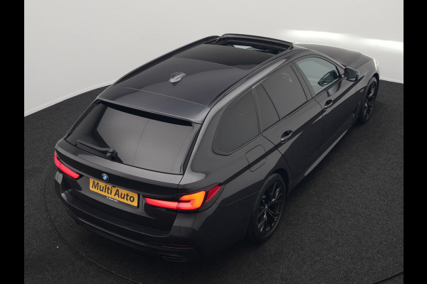 BMW 5 Serie Touring 520e M Sport Plug In Hybrid Dealer O.H PHEV | Panodak | Adaptive Cruise | Camera | Lederen Comfortstoelen Memory & Verwarmd | Apple Carplay | Sfeerverlichting | Navigatie | Virtual | DAB | SOPHISTOGRAU Metallic | BMW 5 Serie Touring 520e M Sport Plug In Hybrid Dealer O.H PHEV | Panodak | Adaptive Cruise | Camera | Lederen Comfortstoelen Memory & Verwarmd | Apple Carplay | Sfeerverlichting | Navigatie | Virtual | DAB | SOPHISTOGRAU Metallic |