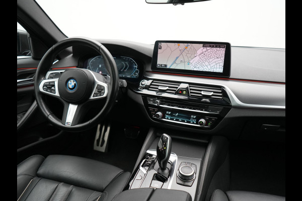 BMW 5 Serie Touring 520e M Sport Plug In Hybrid Dealer O.H PHEV | Panodak | Adaptive Cruise | Camera | Lederen Comfortstoelen Memory & Verwarmd | Apple Carplay | Sfeerverlichting | Navigatie | Virtual | DAB | SOPHISTOGRAU Metallic | BMW 5 Serie Touring 520e M Sport Plug In Hybrid Dealer O.H PHEV | Panodak | Adaptive Cruise | Camera | Lederen Comfortstoelen Memory & Verwarmd | Apple Carplay | Sfeerverlichting | Navigatie | Virtual | DAB | SOPHISTOGRAU Metallic |