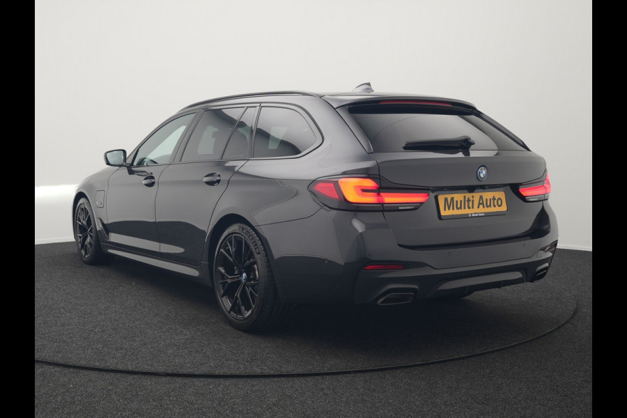 BMW 5 Serie Touring 520e M Sport Plug In Hybrid Dealer O.H PHEV | Panodak | Adaptive Cruise | Camera | Lederen Comfortstoelen Memory & Verwarmd | Apple Carplay | Sfeerverlichting | Navigatie | Virtual | DAB | SOPHISTOGRAU Metallic | BMW 5 Serie Touring 520e M Sport Plug In Hybrid Dealer O.H PHEV | Panodak | Adaptive Cruise | Camera | Lederen Comfortstoelen Memory & Verwarmd | Apple Carplay | Sfeerverlichting | Navigatie | Virtual | DAB | SOPHISTOGRAU Metallic |