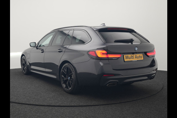 BMW 5 Serie Touring 520e M Sport Plug In Hybrid Dealer O.H PHEV | Panodak | Adaptive Cruise | Camera | Lederen Comfortstoelen Memory & Verwarmd | Apple Carplay | Sfeerverlichting | Navigatie | Virtual | DAB | SOPHISTOGRAU Metallic | BMW 5 Serie Touring 520e M Sport Plug In Hybrid Dealer O.H PHEV | Panodak | Adaptive Cruise | Camera | Lederen Comfortstoelen Memory & Verwarmd | Apple Carplay | Sfeerverlichting | Navigatie | Virtual | DAB | SOPHISTOGRAU Metallic |