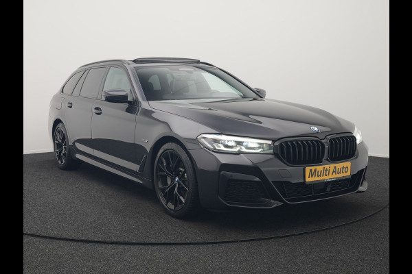 BMW 5 Serie Touring 520e M Sport Plug In Hybrid Dealer O.H PHEV | Panodak | Adaptive Cruise | Camera | Lederen Comfortstoelen Memory & Verwarmd | Apple Carplay | Sfeerverlichting | Navigatie | Virtual | DAB | SOPHISTOGRAU Metallic | BMW 5 Serie Touring 520e M Sport Plug In Hybrid Dealer O.H PHEV | Panodak | Adaptive Cruise | Camera | Lederen Comfortstoelen Memory & Verwarmd | Apple Carplay | Sfeerverlichting | Navigatie | Virtual | DAB | SOPHISTOGRAU Metallic |