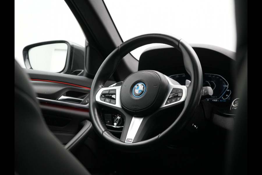 BMW 5 Serie Touring 520e M Sport Plug In Hybrid Dealer O.H PHEV | Panodak | Adaptive Cruise | Camera | Lederen Comfortstoelen Memory & Verwarmd | Apple Carplay | Sfeerverlichting | Navigatie | Virtual | DAB | SOPHISTOGRAU Metallic | BMW 5 Serie Touring 520e M Sport Plug In Hybrid Dealer O.H PHEV | Panodak | Adaptive Cruise | Camera | Lederen Comfortstoelen Memory & Verwarmd | Apple Carplay | Sfeerverlichting | Navigatie | Virtual | DAB | SOPHISTOGRAU Metallic |
