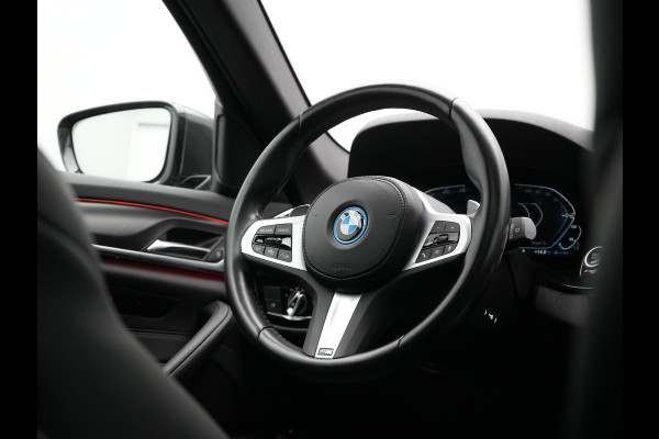 BMW 5 Serie Touring 520e M Sport Plug In Hybrid Dealer O.H PHEV | Panodak | Adaptive Cruise | Camera | Lederen Comfortstoelen Memory & Verwarmd | Apple Carplay | Sfeerverlichting | Navigatie | Virtual | DAB | SOPHISTOGRAU Metallic | BMW 5 Serie Touring 520e M Sport Plug In Hybrid Dealer O.H PHEV | Panodak | Adaptive Cruise | Camera | Lederen Comfortstoelen Memory & Verwarmd | Apple Carplay | Sfeerverlichting | Navigatie | Virtual | DAB | SOPHISTOGRAU Metallic |