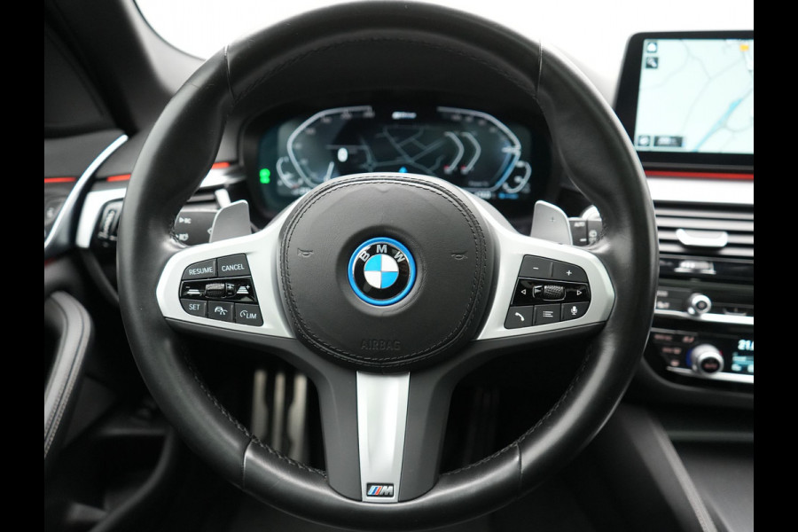 BMW 5 Serie Touring 520e M Sport Plug In Hybrid Dealer O.H PHEV | Panodak | Adaptive Cruise | Camera | Lederen Comfortstoelen Memory & Verwarmd | Apple Carplay | Sfeerverlichting | Navigatie | Virtual | DAB | SOPHISTOGRAU Metallic | BMW 5 Serie Touring 520e M Sport Plug In Hybrid Dealer O.H PHEV | Panodak | Adaptive Cruise | Camera | Lederen Comfortstoelen Memory & Verwarmd | Apple Carplay | Sfeerverlichting | Navigatie | Virtual | DAB | SOPHISTOGRAU Metallic |