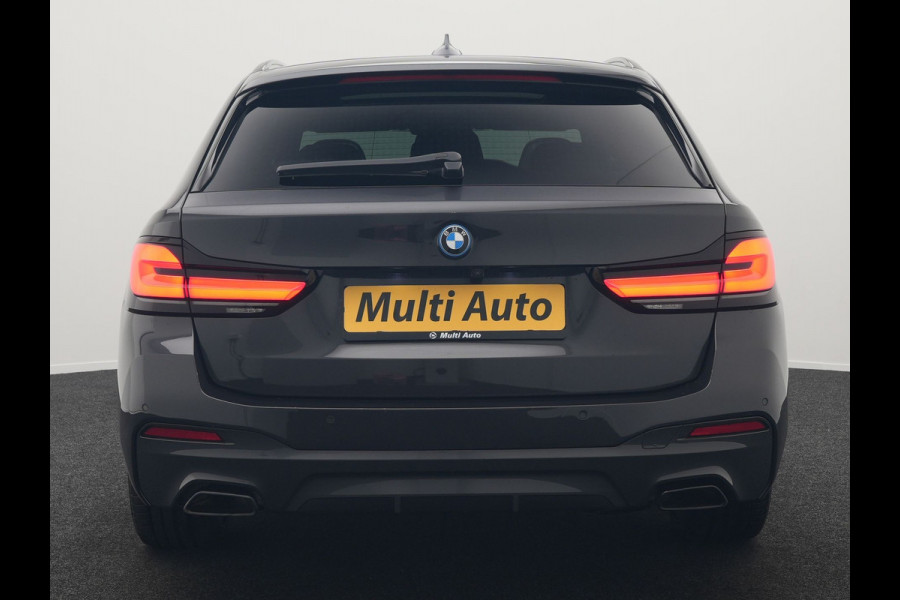 BMW 5 Serie Touring 520e M Sport Plug In Hybrid Dealer O.H PHEV | Panodak | Adaptive Cruise | Camera | Lederen Comfortstoelen Memory & Verwarmd | Apple Carplay | Sfeerverlichting | Navigatie | Virtual | DAB | SOPHISTOGRAU Metallic | BMW 5 Serie Touring 520e M Sport Plug In Hybrid Dealer O.H PHEV | Panodak | Adaptive Cruise | Camera | Lederen Comfortstoelen Memory & Verwarmd | Apple Carplay | Sfeerverlichting | Navigatie | Virtual | DAB | SOPHISTOGRAU Metallic |