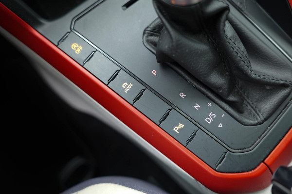 Volkswagen Polo 1.0 TSI Highline |R-Line|Beats|Pano|Virtual|