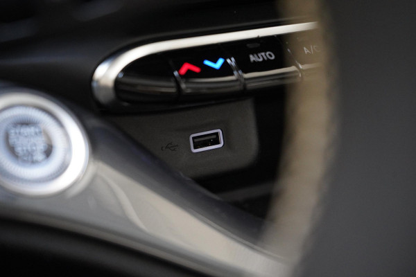 Fiat 500E La Prima 42 kWh | SoH 94% | Lederen bekleding | Navigatie | Achteruitrijcamera | Panoramadak | Adaptive cruise | Fiat 500E La Prima 42 kWh | SoH 94% | Lederen bekleding | Navigatie | Achteruitrijcamera | Panoramadak | Adaptive cruise |