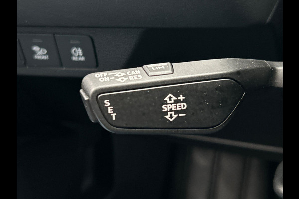 Audi Q4 e-tron 35 Launch edition Advanced 55 kWh * SOG 93% Origineel Nederlands * Leder Stoelverwarming Carplay Keyless Audi Q4 e-tron 35 Launch edition Advanced 55 kWh * SOG 93% Origineel Nederlands * Leder Stoelverwarming Carplay Keyless