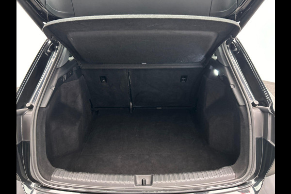 Audi Q4 e-tron 35 Launch edition Advanced 55 kWh * SOG 93% Origineel Nederlands * Leder Stoelverwarming Carplay Keyless Audi Q4 e-tron 35 Launch edition Advanced 55 kWh * SOG 93% Origineel Nederlands * Leder Stoelverwarming Carplay Keyless