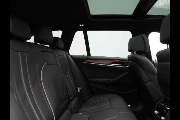 BMW 5 Serie Touring 520e M Sport Plug In Hybrid Dealer O.H PHEV | Panodak | Adaptive Cruise | Camera | Lederen Comfortstoelen Memory & Verwarmd | Apple Carplay | Sfeerverlichting | Navigatie | Virtual | DAB | SOPHISTOGRAU Metallic | BMW 5 Serie Touring 520e M Sport Plug In Hybrid Dealer O.H PHEV | Panodak | Adaptive Cruise | Camera | Lederen Comfortstoelen Memory & Verwarmd | Apple Carplay | Sfeerverlichting | Navigatie | Virtual | DAB | SOPHISTOGRAU Metallic |