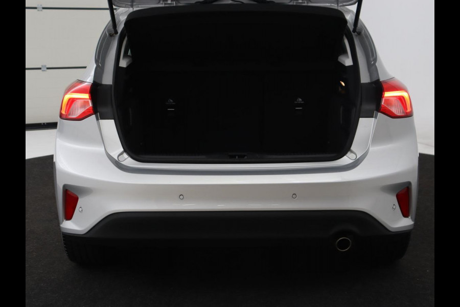 Ford Focus 1.0 EcoBoost Titanium | Automaat | Carplay | Navigatie | Keyless | Parkeerhulp | Climate control | Cruise control | Bluetooth Ford Focus 1.0 EcoBoost Titanium | Automaat | Carplay | Navigatie | Keyless | Parkeerhulp | Climate control | Cruise control | Bluetooth