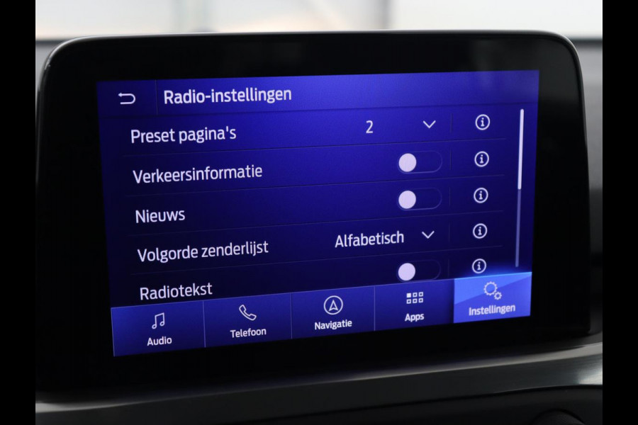 Ford Focus 1.0 EcoBoost Titanium | Automaat | Carplay | Navigatie | Keyless | Parkeerhulp | Climate control | Cruise control | Bluetooth Ford Focus 1.0 EcoBoost Titanium | Automaat | Carplay | Navigatie | Keyless | Parkeerhulp | Climate control | Cruise control | Bluetooth