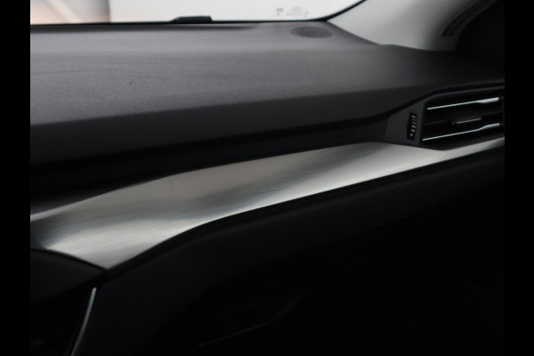 Ford Focus 1.0 EcoBoost Titanium | Automaat | Carplay | Navigatie | Keyless | Parkeerhulp | Climate control | Cruise control | Bluetooth Ford Focus 1.0 EcoBoost Titanium | Automaat | Carplay | Navigatie | Keyless | Parkeerhulp | Climate control | Cruise control | Bluetooth