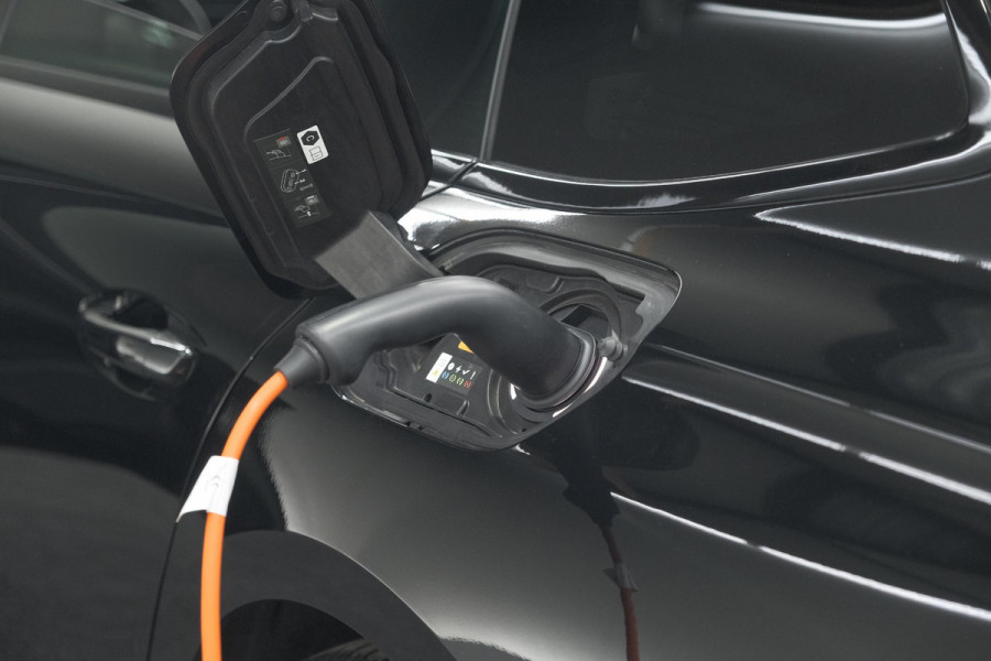 Peugeot 508 SW 1.6 HYbrid 225 GT | Panoramadak | Adaptieve Cruise Control | Elektrische Kofferklep | Dodehoekdetectie Peugeot 508 SW 1.6 HYbrid 225 GT | Panoramadak | Adaptieve Cruise Control | Elektrische Kofferklep | Dodehoekdetectie