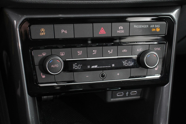 Volkswagen T-Cross 1.0 TSI Style DSG Navigatie Apple Carplay/Android Auto Climate Control Camera Stoelverwarming Adaptive Cruise Control Volkswagen T-Cross 1.0 TSI Style DSG Navigatie Apple Carplay/Android Auto Climate Control Camera Stoelverwarming Adaptive Cruise Control