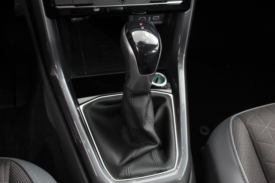 Volkswagen T-Cross 1.0 TSI Style DSG Navigatie Apple Carplay/Android Auto Climate Control Camera Stoelverwarming Adaptive Cruise Control Volkswagen T-Cross 1.0 TSI Style DSG Navigatie Apple Carplay/Android Auto Climate Control Camera Stoelverwarming Adaptive Cruise Control