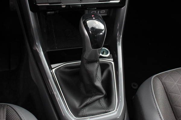 Volkswagen T-Cross 1.0 TSI Style DSG Navigatie Apple Carplay/Android Auto Climate Control Camera Stoelverwarming Adaptive Cruise Control Volkswagen T-Cross 1.0 TSI Style DSG Navigatie Apple Carplay/Android Auto Climate Control Camera Stoelverwarming Adaptive Cruise Control