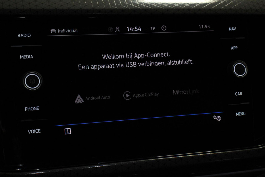 Volkswagen T-Cross 1.0 TSI Style DSG Navigatie Apple Carplay/Android Auto Climate Control Camera Stoelverwarming Adaptive Cruise Control Volkswagen T-Cross 1.0 TSI Style DSG Navigatie Apple Carplay/Android Auto Climate Control Camera Stoelverwarming Adaptive Cruise Control