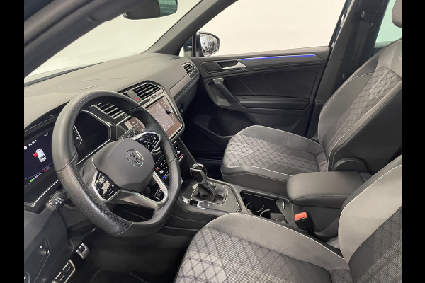 Volkswagen Tiguan 1.4 TSI eHybrid 245pk DSG R-Line Platinum Panoramadak Trekhaak Navigatie Apple Carplay/Android Auto Camera Parkeersensoren Adaptive Cruise Control Matrix Ledverlichting Stoel- en stuurverwarming Climate Control