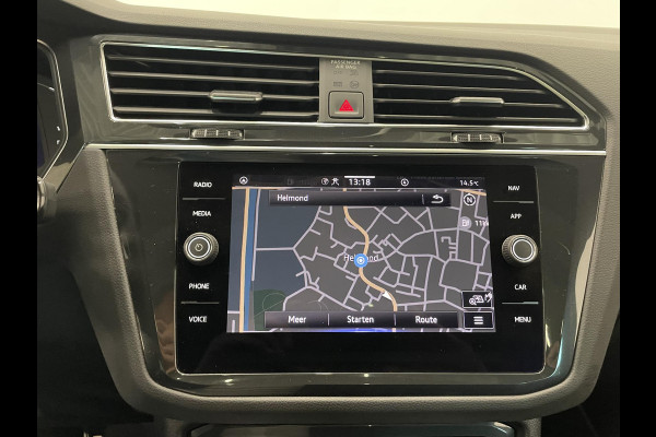 Volkswagen Tiguan 1.4 TSI eHybrid 245pk DSG R-Line Platinum Panoramadak Trekhaak Navigatie Apple Carplay/Android Auto Camera Parkeersensoren Adaptive Cruise Control Matrix Ledverlichting Stoel- en stuurverwarming Climate Control