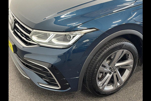 Volkswagen Tiguan 1.4 TSI eHybrid 245pk DSG R-Line Platinum Panoramadak Trekhaak Navigatie Apple Carplay/Android Auto Camera Parkeersensoren Adaptive Cruise Control Matrix Ledverlichting Stoel- en stuurverwarming Climate Control