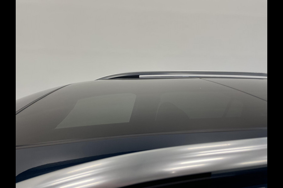 Volkswagen Tiguan 1.4 TSI eHybrid 245pk DSG R-Line Platinum Panoramadak Trekhaak Navigatie Apple Carplay/Android Auto Camera Parkeersensoren Adaptive Cruise Control Matrix Ledverlichting Stoel- en stuurverwarming Climate Control