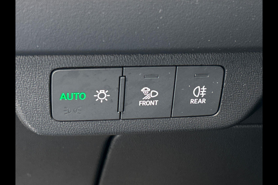 Audi Q4 e-tron 35 Launch edition Advanced Plus 55 kWh SOH 93% * Origineel Nederlands * Pano/dak Camera Adaptive cruise Audi Q4 e-tron 35 Launch edition Advanced Plus 55 kWh SOH 93% * Origineel Nederlands * Pano/dak Camera Adaptive cruise