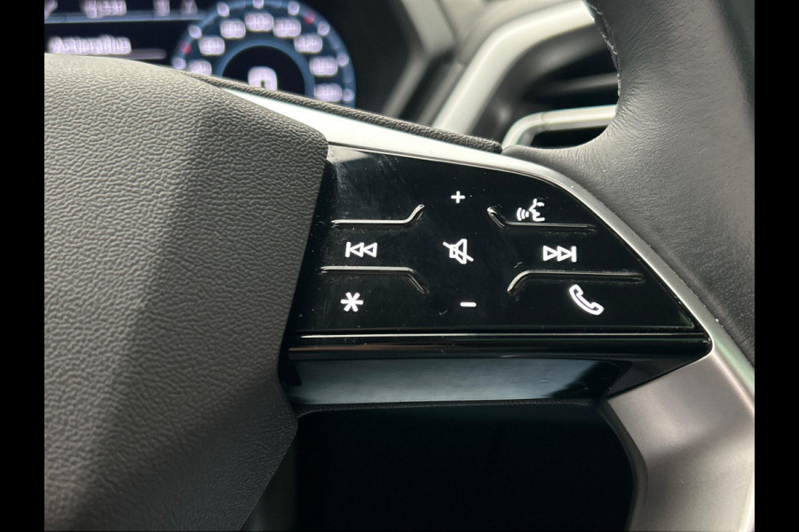 Audi Q4 e-tron 35 Launch edition Advanced Plus 55 kWh SOH 93% * Origineel Nederlands * Pano/dak Camera Adaptive cruise Audi Q4 e-tron 35 Launch edition Advanced Plus 55 kWh SOH 93% * Origineel Nederlands * Pano/dak Camera Adaptive cruise