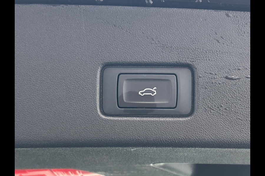 Audi Q4 e-tron 35 Launch edition Advanced Plus 55 kWh SOH 93% * Origineel Nederlands * Pano/dak Camera Adaptive cruise Audi Q4 e-tron 35 Launch edition Advanced Plus 55 kWh SOH 93% * Origineel Nederlands * Pano/dak Camera Adaptive cruise