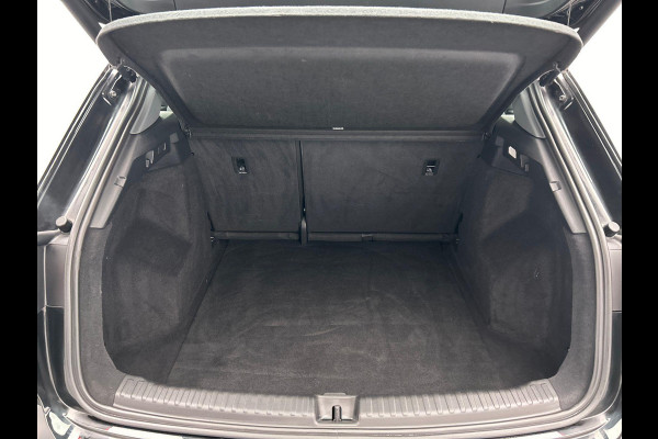 Audi Q4 e-tron 35 Launch edition Advanced Plus 55 kWh SOH 93% * Origineel Nederlands * Pano/dak Camera Adaptive cruise Audi Q4 e-tron 35 Launch edition Advanced Plus 55 kWh SOH 93% * Origineel Nederlands * Pano/dak Camera Adaptive cruise