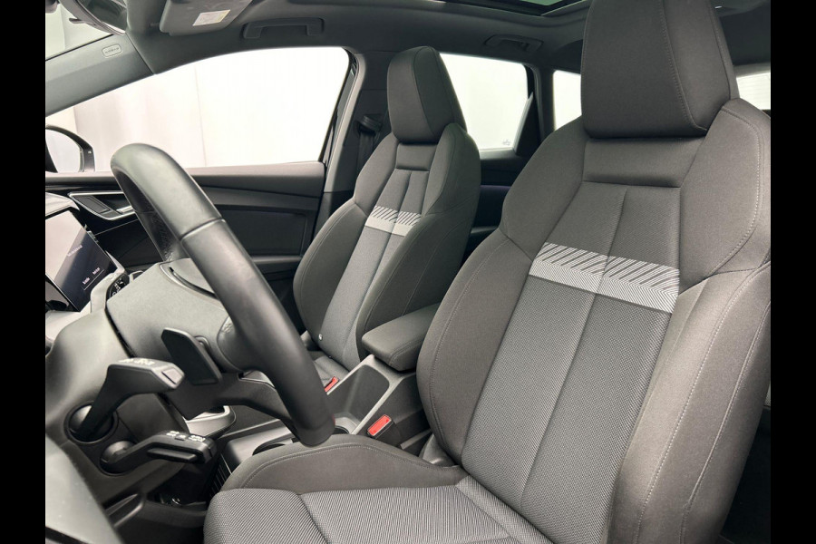 Audi Q4 e-tron 35 Launch edition Advanced Plus 55 kWh SOH 93% * Origineel Nederlands * Pano/dak Camera Adaptive cruise Audi Q4 e-tron 35 Launch edition Advanced Plus 55 kWh SOH 93% * Origineel Nederlands * Pano/dak Camera Adaptive cruise