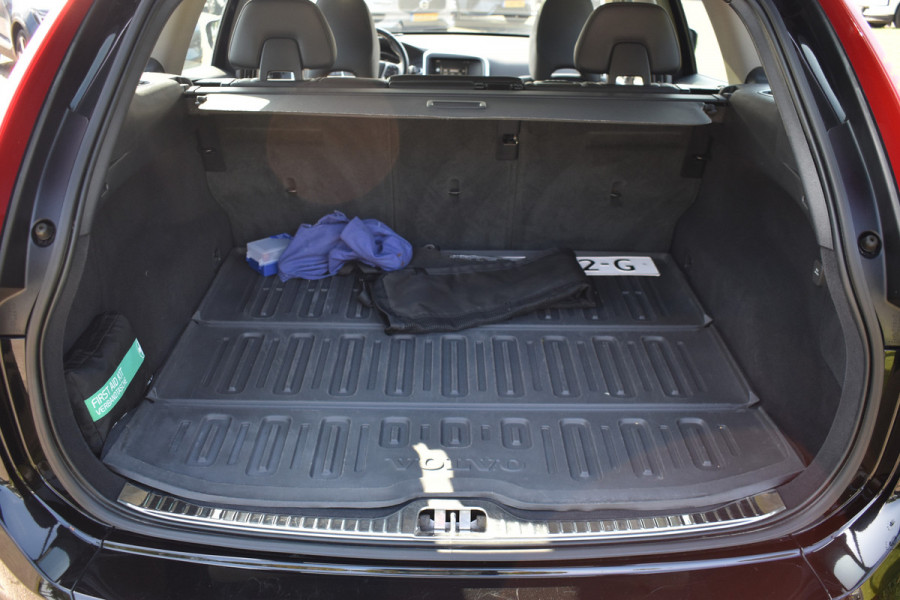 Volvo XC60 T5 245PK Automaat Polar+ | Volvo-motor | Full Option | Zeer nette staat |