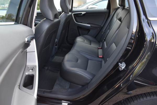 Volvo XC60 T5 245PK Automaat Polar+ | Volvo-motor | Full Option | Zeer nette staat |