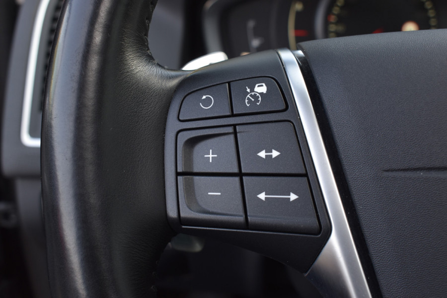 Volvo XC60 T5 245PK Automaat Polar+ | Volvo-motor | Full Option | Zeer nette staat |