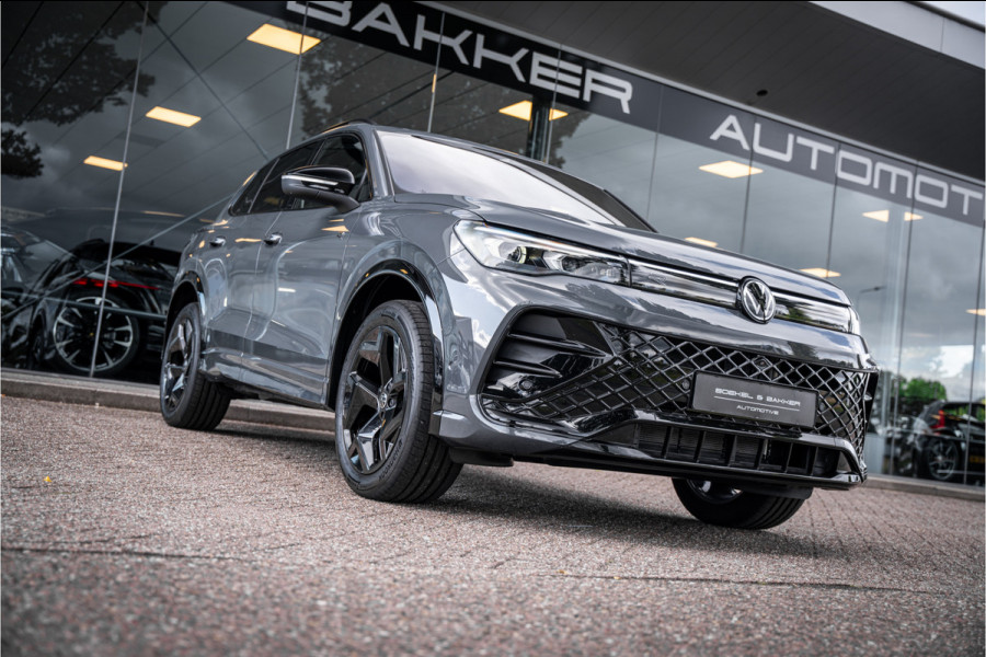 Volkswagen Tiguan 1.5 eHybrid 272pk R-Line Edition ** HUD ** Trekhaak ** 360 camera ** Massage Blackstyle ** Volkswagen Tiguan 1.5 eHybrid 272pk R-Line Edition ** HUD ** Trekhaak ** 360 camera ** Massage Blackstyle **