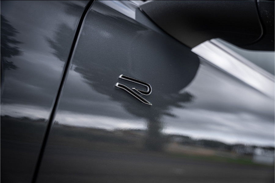 Volkswagen Tiguan 1.5 eHybrid 272pk R-Line Edition ** HUD ** Trekhaak ** 360 camera ** Massage Blackstyle ** Volkswagen Tiguan 1.5 eHybrid 272pk R-Line Edition ** HUD ** Trekhaak ** 360 camera ** Massage Blackstyle **