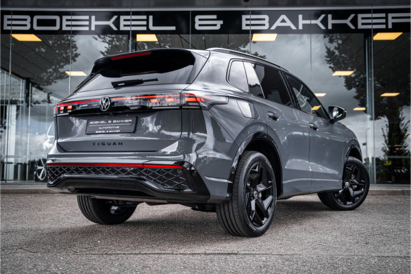Volkswagen Tiguan 1.5 eHybrid 272pk R-Line Edition ** HUD ** Trekhaak ** 360 camera ** Massage Blackstyle ** Volkswagen Tiguan 1.5 eHybrid 272pk R-Line Edition ** HUD ** Trekhaak ** 360 camera ** Massage Blackstyle **