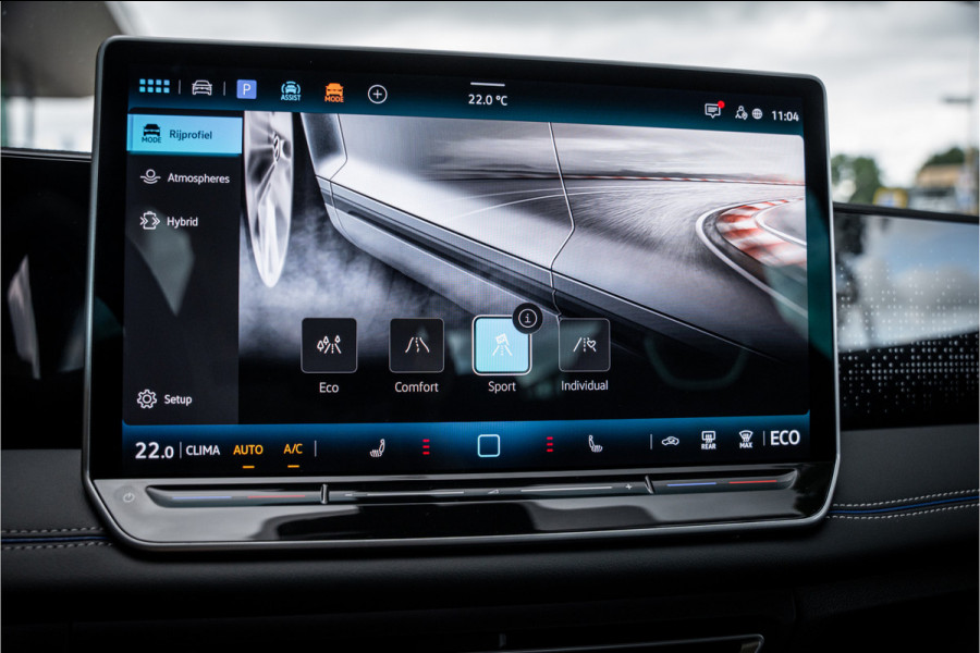 Volkswagen Tiguan 1.5 eHybrid 272pk R-Line Edition ** HUD ** Trekhaak ** 360 camera ** Massage Blackstyle ** Volkswagen Tiguan 1.5 eHybrid 272pk R-Line Edition ** HUD ** Trekhaak ** 360 camera ** Massage Blackstyle **