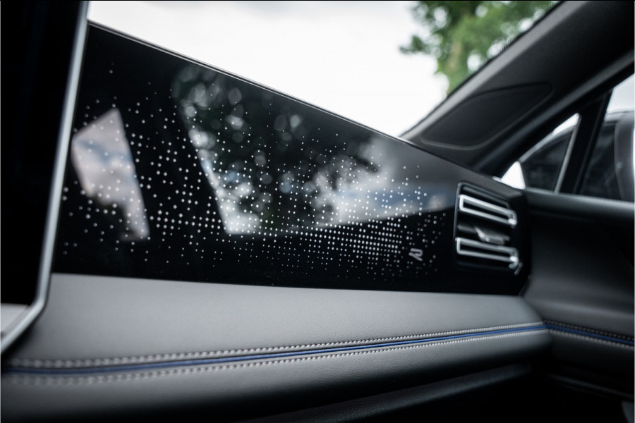 Volkswagen Tiguan 1.5 eHybrid 272pk R-Line Edition ** HUD ** Trekhaak ** 360 camera ** Massage Blackstyle ** Volkswagen Tiguan 1.5 eHybrid 272pk R-Line Edition ** HUD ** Trekhaak ** 360 camera ** Massage Blackstyle **