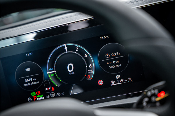 Volkswagen Tiguan 1.5 eHybrid 272pk R-Line Edition ** HUD ** Trekhaak ** 360 camera ** Massage Blackstyle ** Volkswagen Tiguan 1.5 eHybrid 272pk R-Line Edition ** HUD ** Trekhaak ** 360 camera ** Massage Blackstyle **