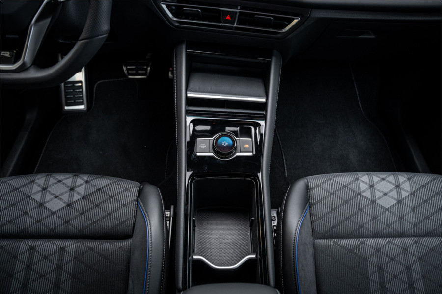 Volkswagen Tiguan 1.5 eHybrid 272pk R-Line Edition ** HUD ** Trekhaak ** 360 camera ** Massage Blackstyle ** Volkswagen Tiguan 1.5 eHybrid 272pk R-Line Edition ** HUD ** Trekhaak ** 360 camera ** Massage Blackstyle **