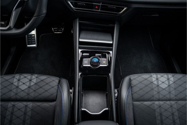 Volkswagen Tiguan 1.5 eHybrid 272pk R-Line Edition ** HUD ** Trekhaak ** 360 camera ** Massage Blackstyle ** Volkswagen Tiguan 1.5 eHybrid 272pk R-Line Edition ** HUD ** Trekhaak ** 360 camera ** Massage Blackstyle **