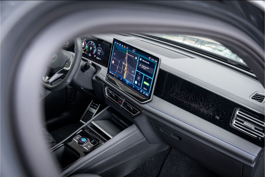 Volkswagen Tiguan 1.5 eHybrid 272pk R-Line Edition ** HUD ** Trekhaak ** 360 camera ** Massage Blackstyle ** Volkswagen Tiguan 1.5 eHybrid 272pk R-Line Edition ** HUD ** Trekhaak ** 360 camera ** Massage Blackstyle **