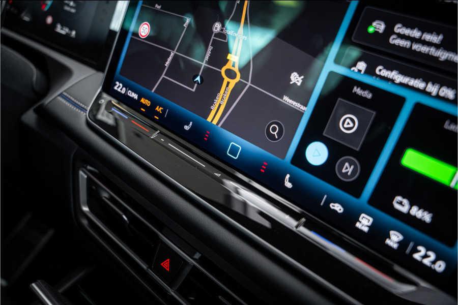 Volkswagen Tiguan 1.5 eHybrid 272pk R-Line Edition ** HUD ** Trekhaak ** 360 camera ** Massage Blackstyle ** Volkswagen Tiguan 1.5 eHybrid 272pk R-Line Edition ** HUD ** Trekhaak ** 360 camera ** Massage Blackstyle **