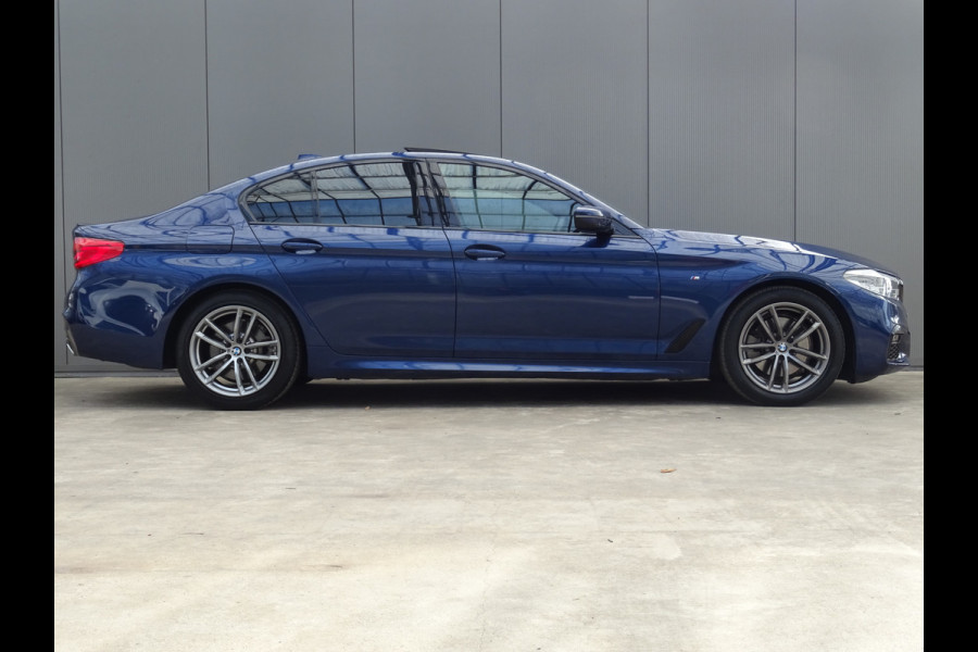 BMW 5 Serie 520i High Executive * LEER * M-PAKKET * DEALER ONDERH. !! BMW 5 Serie 520i High Executive * LEER * M-PAKKET * DEALER ONDERH. !!
