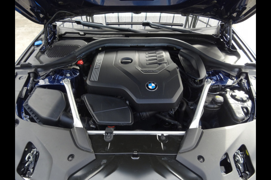 BMW 5 Serie 520i High Executive * LEER * M-PAKKET * DEALER ONDERH. !! BMW 5 Serie 520i High Executive * LEER * M-PAKKET * DEALER ONDERH. !!