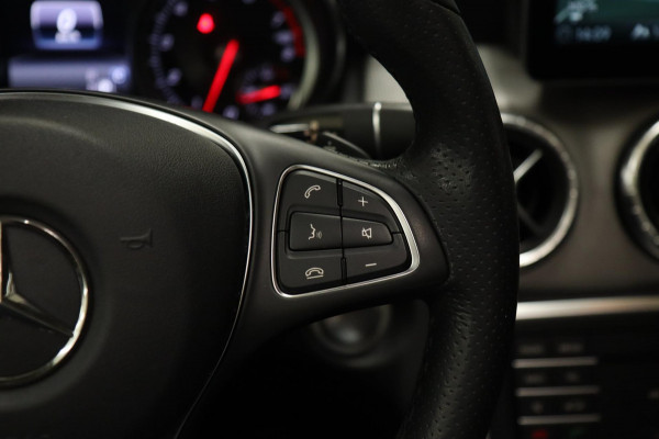 Mercedes-Benz CLA-Klasse 200 Prestige PANO/NAVI/STOELVER/CAM/VOL